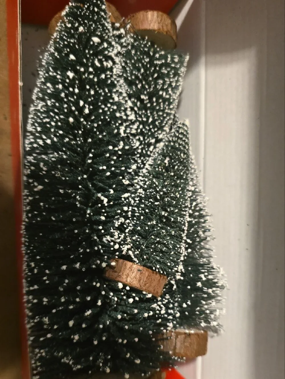 Christmas Bottle Brush Trees. 5 Piece Set - Green. NWT.